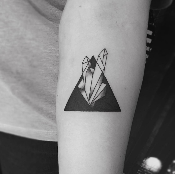 28 Of The Finest Crystal Tattoos Crystal Tattoo Back Tattoo Tattoos 28 Of The Finest Crystal Tattoos Crystal Tattoo Back Tattoo Tattoos