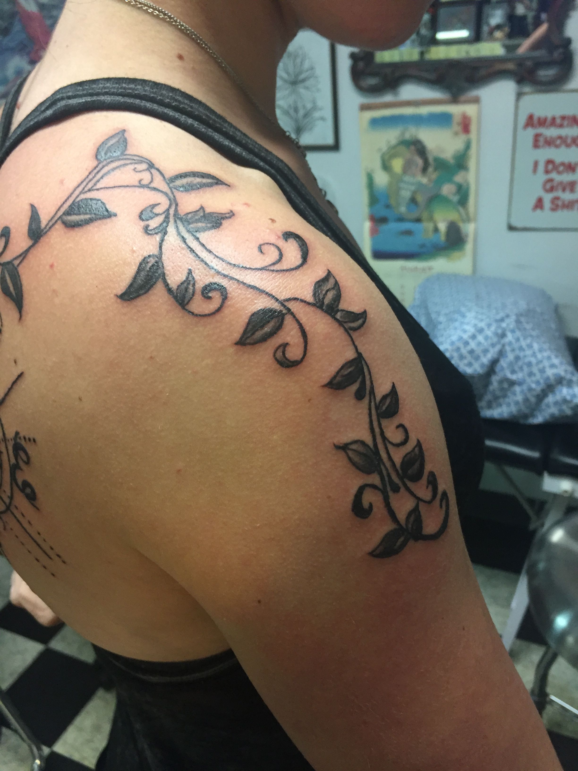 Vine Tattoos On Shoulder Vine Tattoos On Shoulder